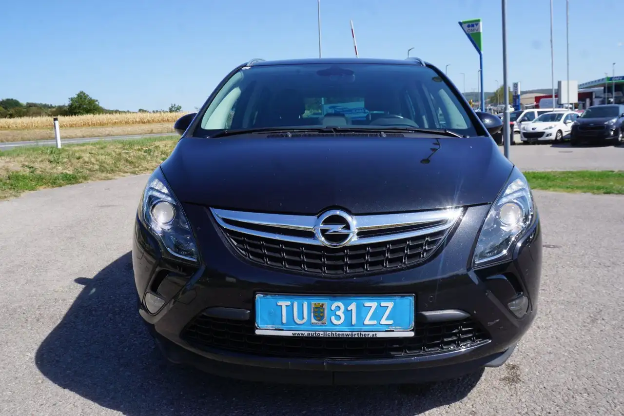 Opel Zafira Tourer 1.4 Turbo ECOTEC Cosmo — photo 1 of 26
