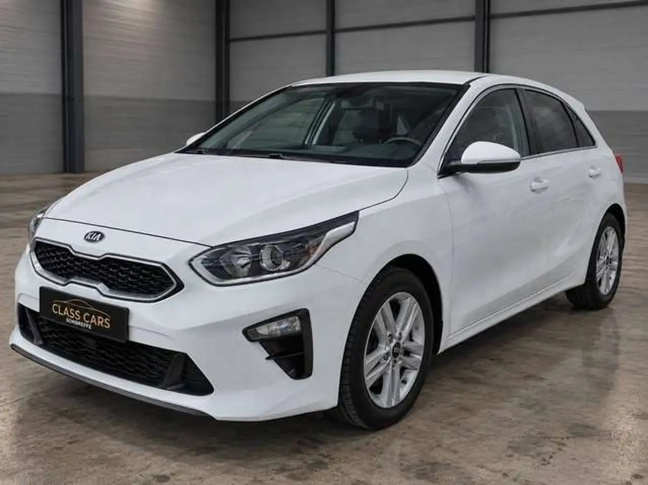 Kia Ceed / cee'd 1.4i More GPS / CAM RECUL / BLUETOOTH / CLIM BI-ZONE / CARNET COMPLET / EURO 6 — photo 1 of 2