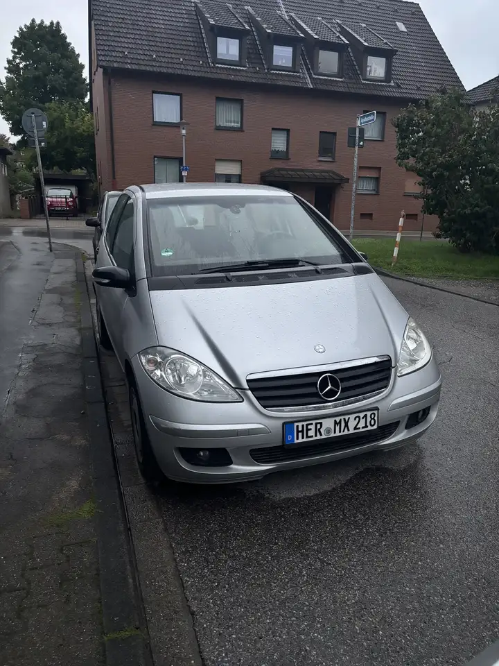 Mercedes-Benz A 150 Classic — photo 1 of 10