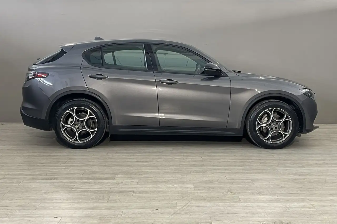 2023 Alfa Romeo Stelvio 2.2 TD 160 CV AT8 RWD Sprint, photograph 4