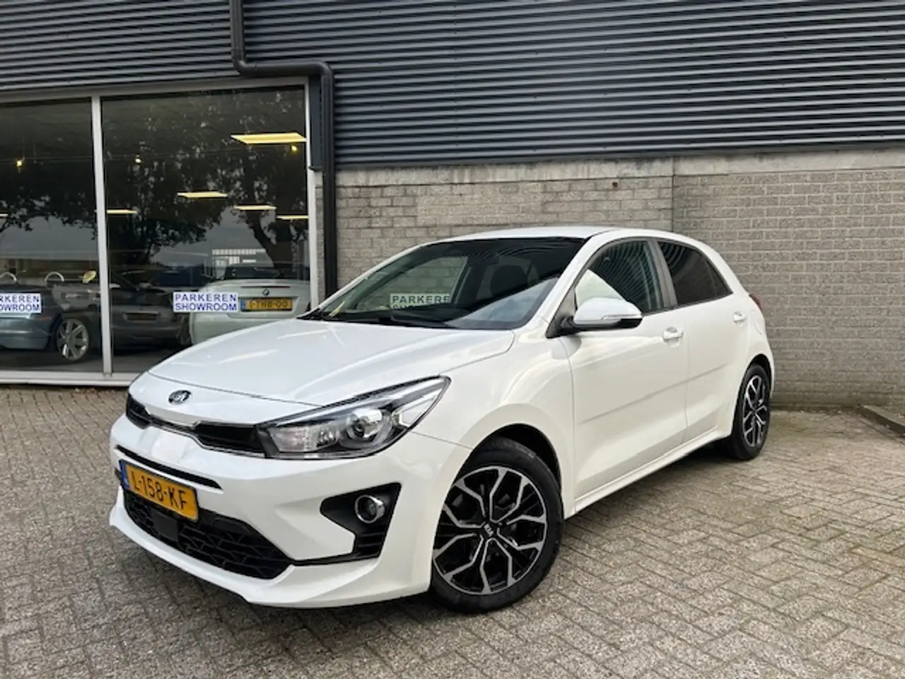 Kia Rio 1.0 T-GDi MHEV DynamicPlusLine Carplay/Nav — photo 1 of 30