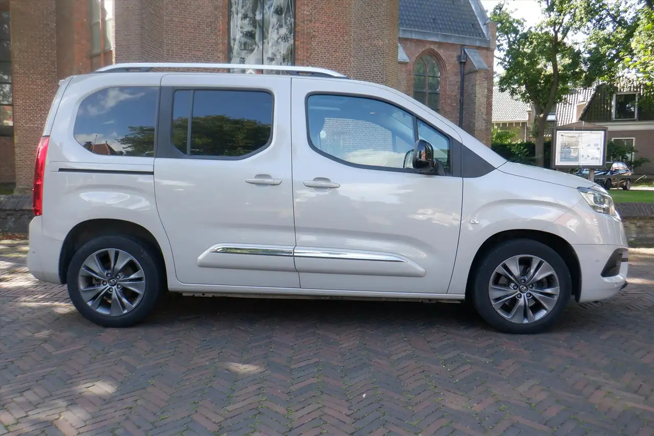 Toyota Proace City Verso 1.2 Turbo 130pk Aut Profes.PAN.DAK-PDC-BOVAG — photo 1 of 25