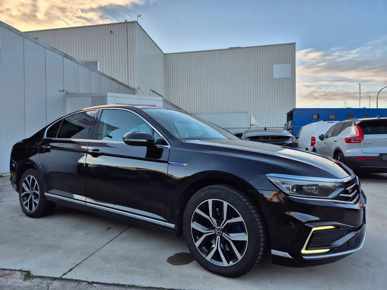 Volkswagen Passat GTE 1.4 TSI // PHEV HYBRID // DSG // FULL ! — photo 1 of 15