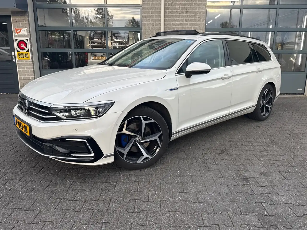 Volkswagen Passat Variant 1.4 TSI PHEV GTE Business|TREKHAAK|LEER|SCHUIFDAK| — photo 1 of 2