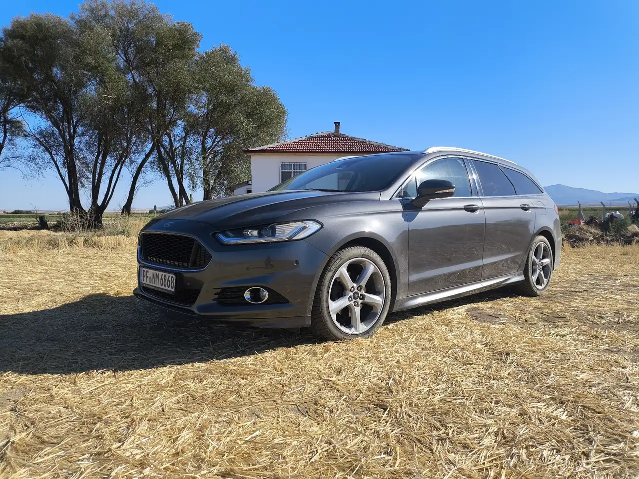 Ford Mondeo ST-Line — photo 1 of 13