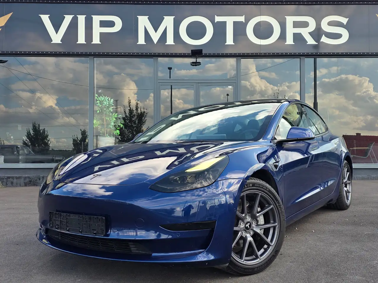 Tesla Model 3 DUAL MOTOR // AUTOPILOT AMÉLIORER — photo 1 of 13