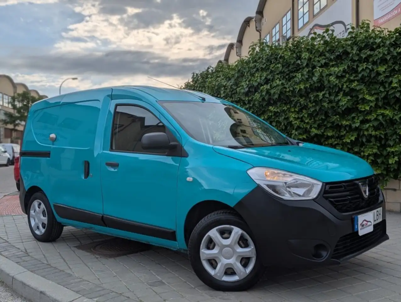 Dacia Dokker Comercial Van 1.6 GLP Essential 75kW — photo 1 of 15