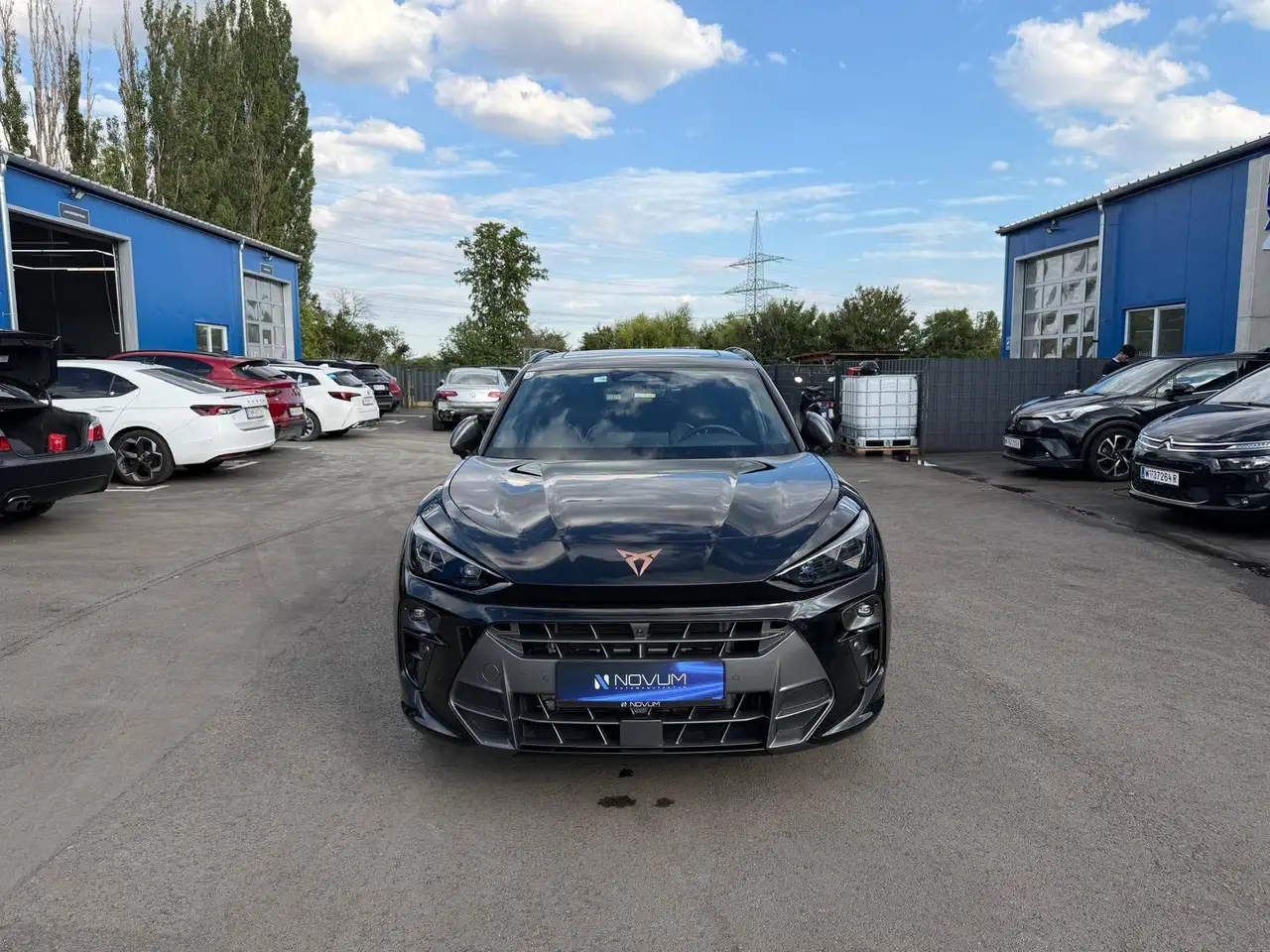 CUPRA Terramar 1.5 e-Hybrid 200 kW VZ — photo 1 of 19