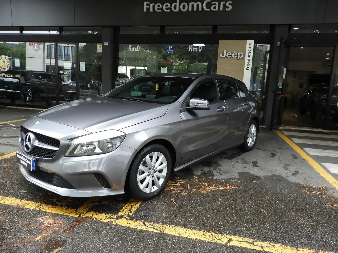 Mercedes-Benz A 160 D SPORT — photo 1 of 15