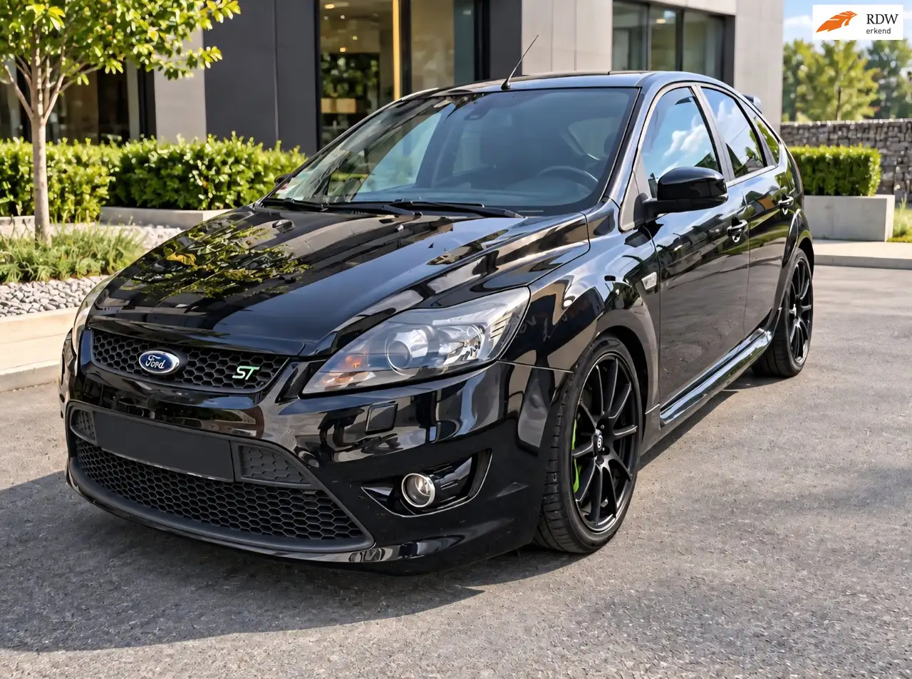 Ford Focus 2.5 ST Xenon Clima 18" — photo 1 of 4
