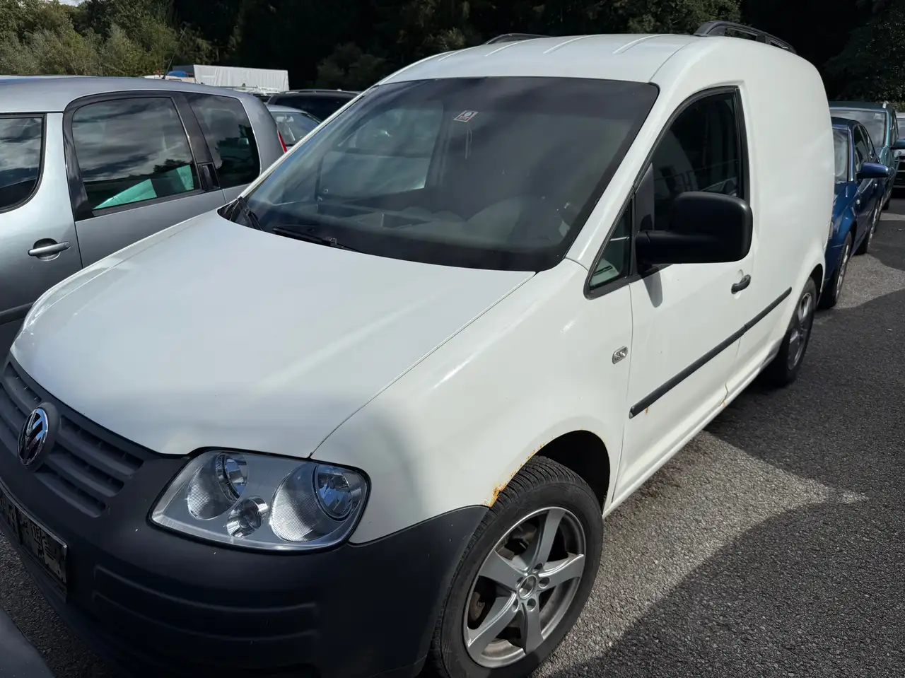 Volkswagen Caddy Kasten — photo 1 of 7