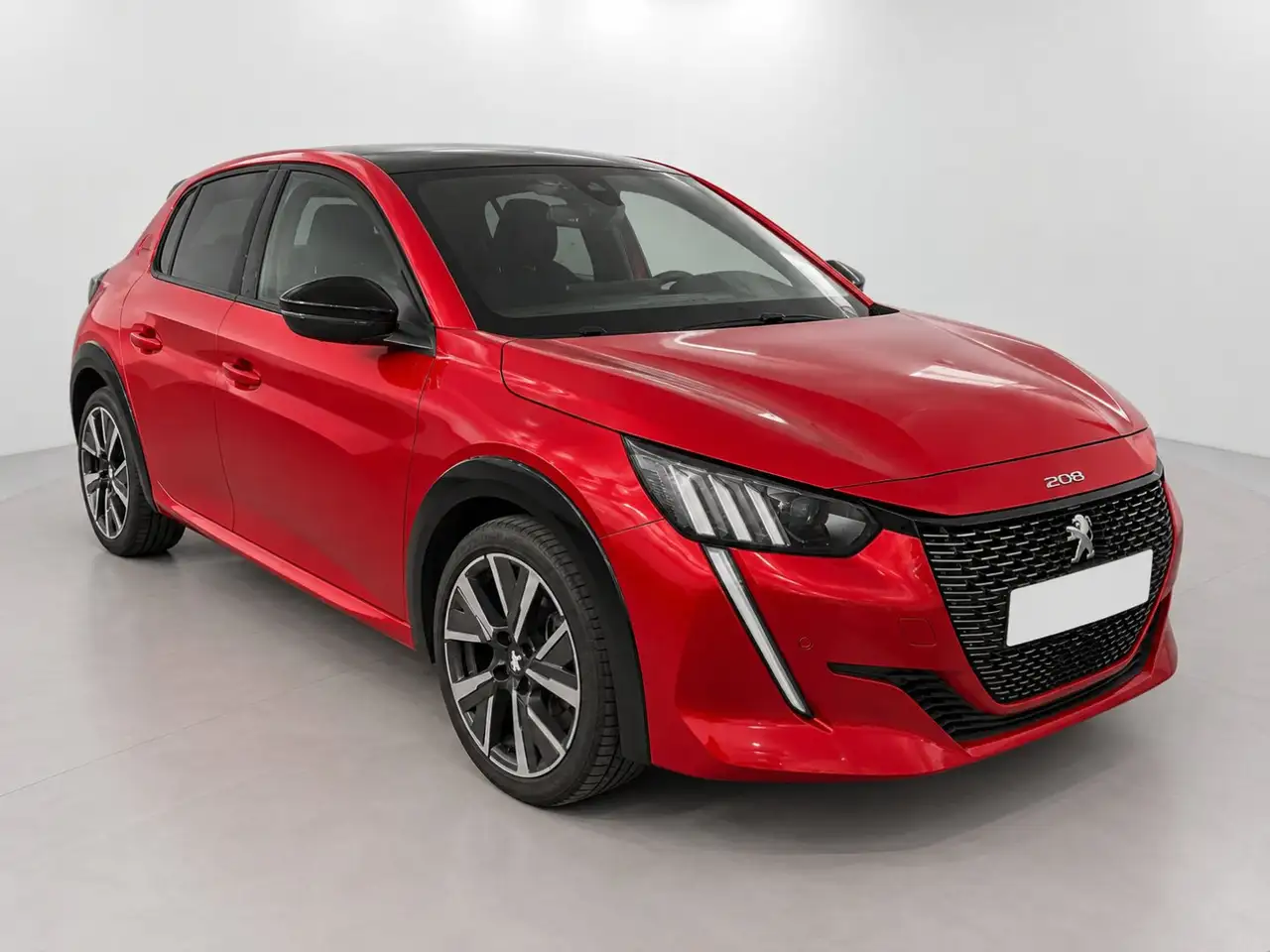 Peugeot 208 1.2 PureTech 100 GT Line EAT8 — photo 1 of 2
