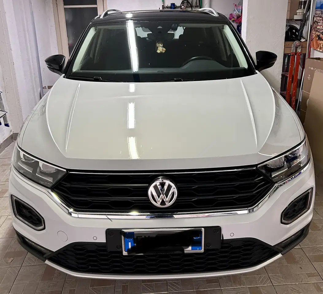 Volkswagen T-Roc 1.0 tsi Advanced — photo 1 of 15