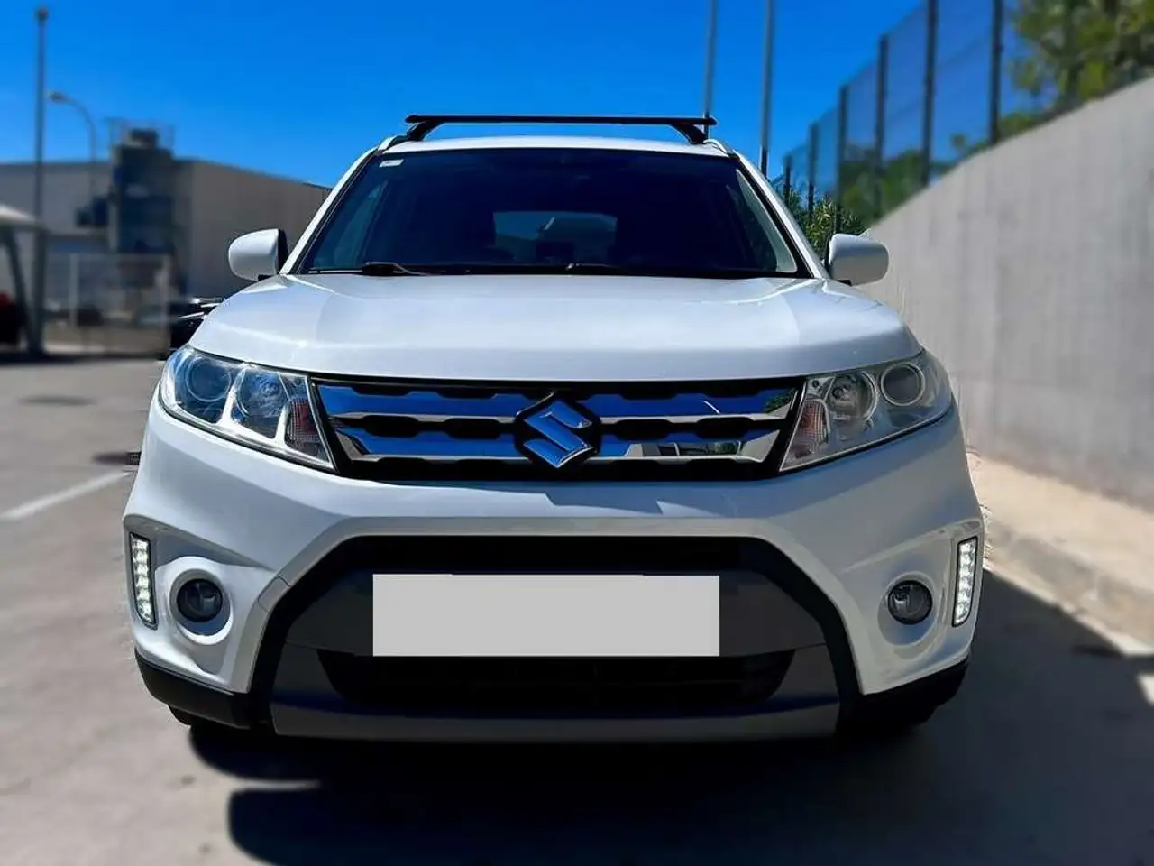 Suzuki Vitara 1.6 VVT GLE — photo 1 of 15