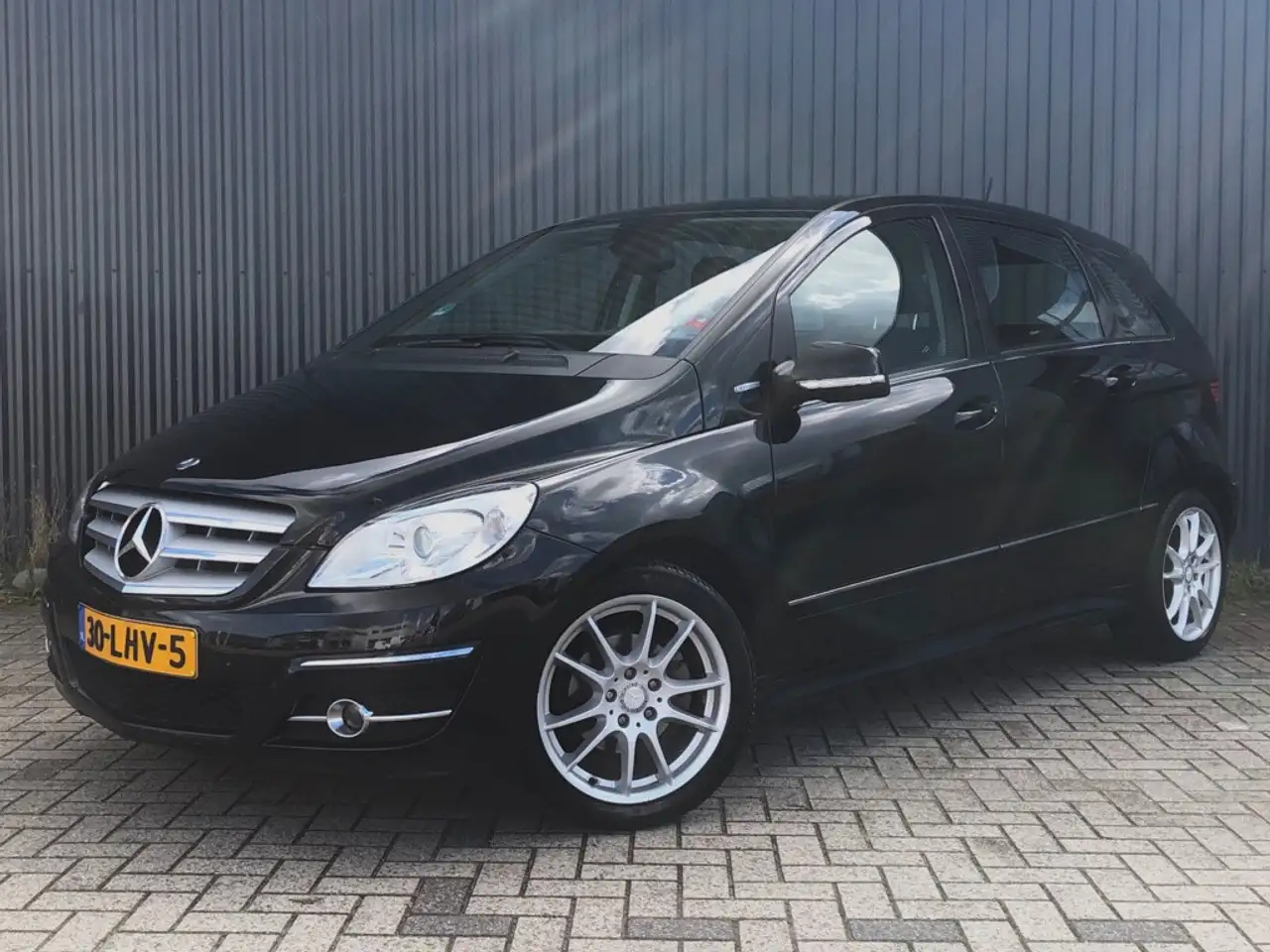 Mercedes-Benz B 150 BlueEFFICIENCY |Dealer Onderhouden | Airco | 17" V — photo 1 of 15