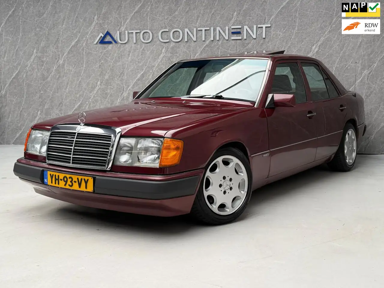 Mercedes-Benz 500 200-500 (W124) 230 E / AUT / NAP / APK — photo 1 of 24