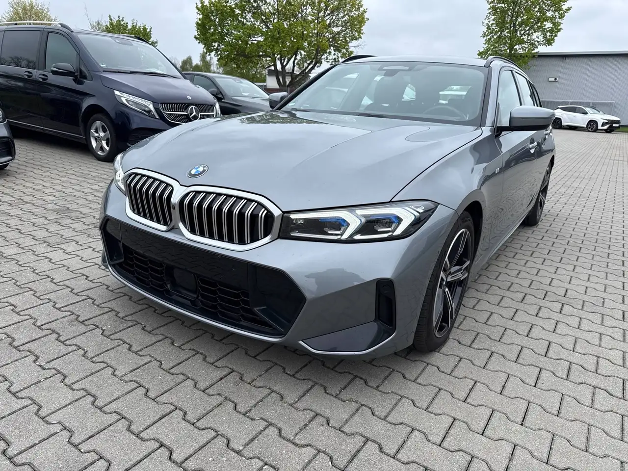 BMW 320 320 d M Sport — photo 1 of 30