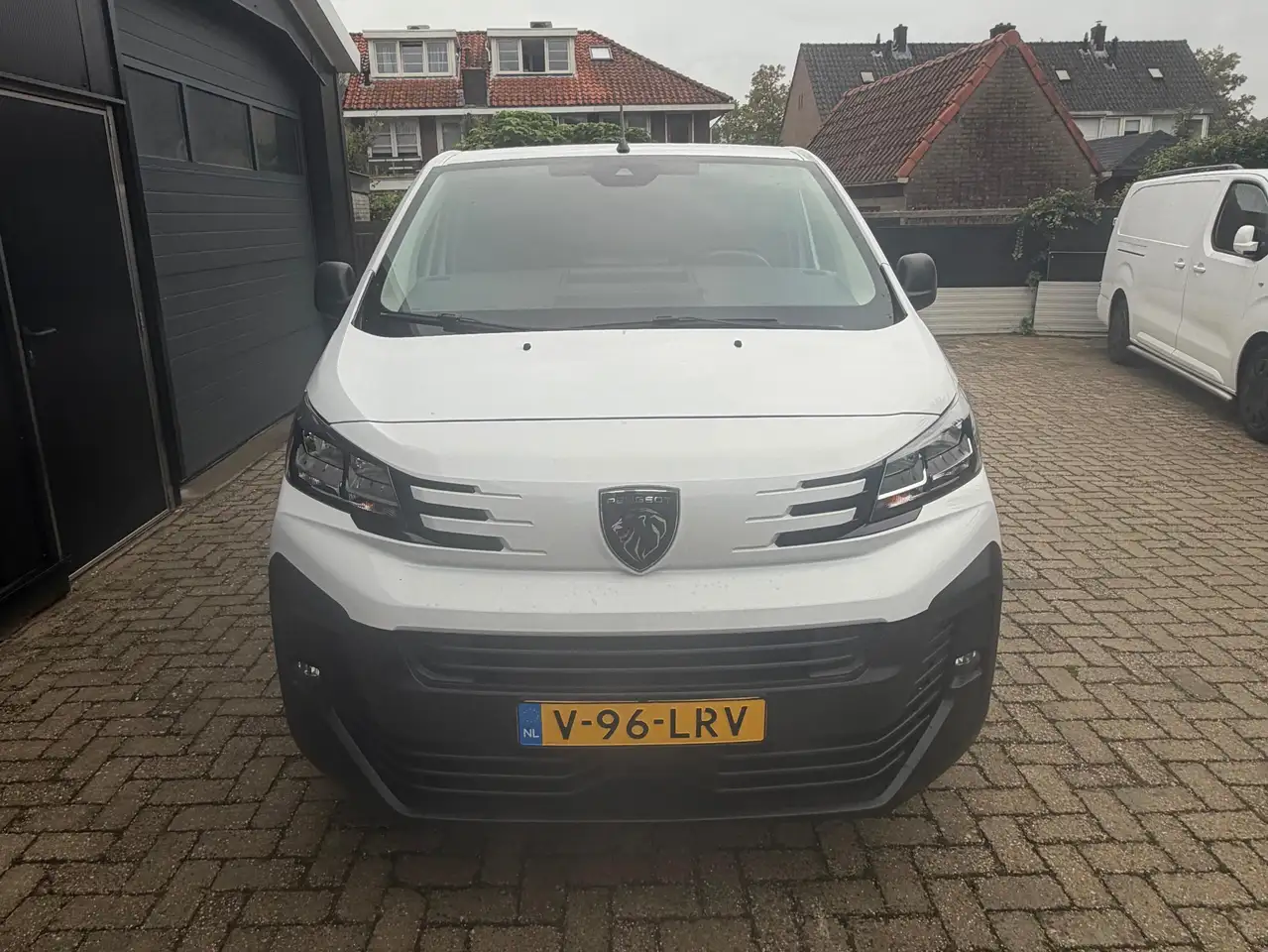 Peugeot Expert Expert 2.0 BlueHDi 180 Long CarPlay automaat euro 6 53000km — photo 1 of 6