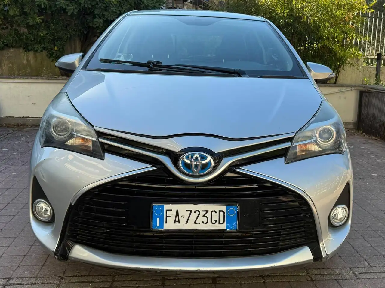 Toyota Yaris Yaris III 2015 5p 1.5h Active — photo 1 of 15