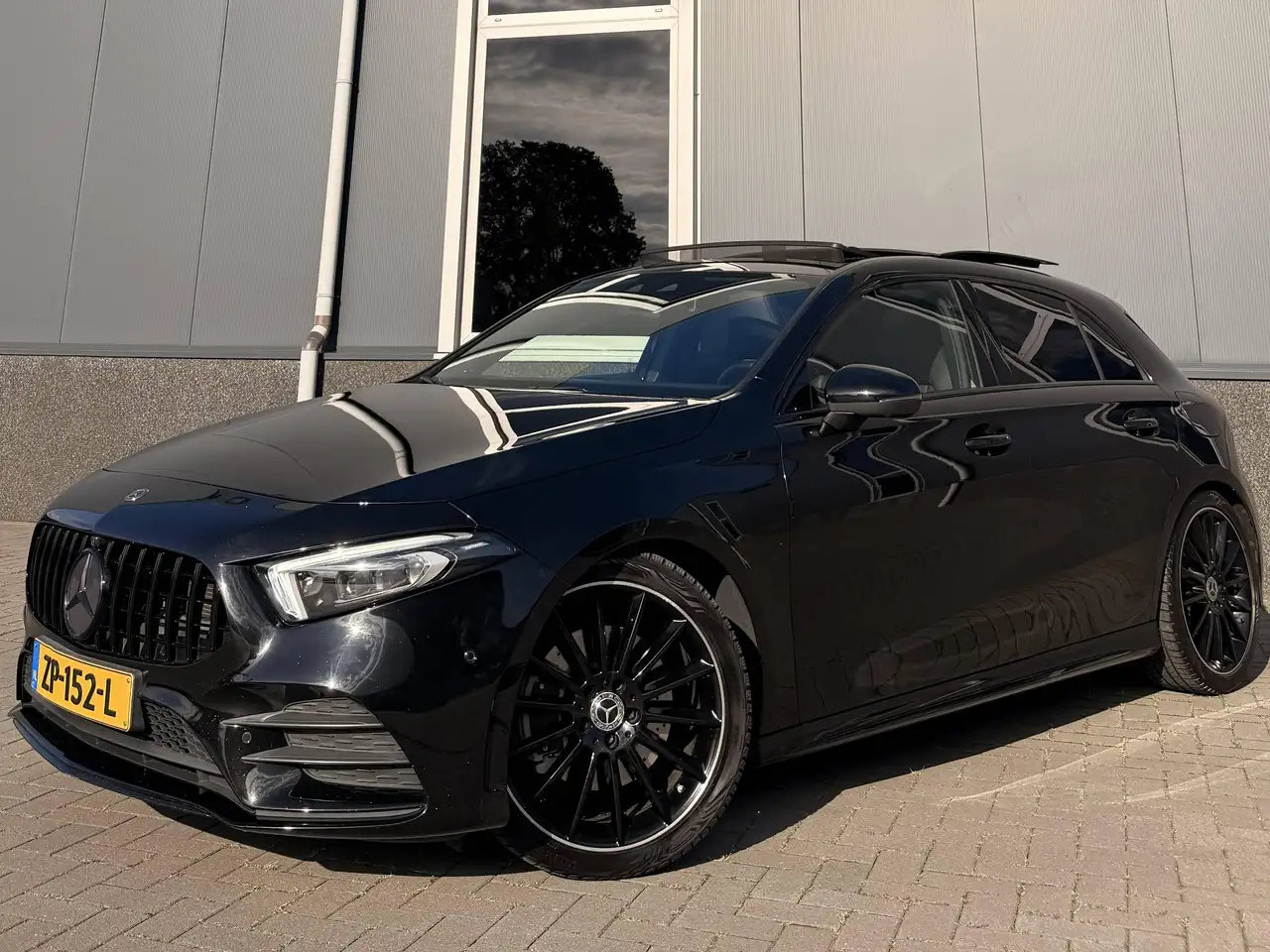 Mercedes-Benz A 220 Mercedes A220 AMG Night | Burmester | Pano | Memory | Sfeer | Multibeam — photo 1 of 26