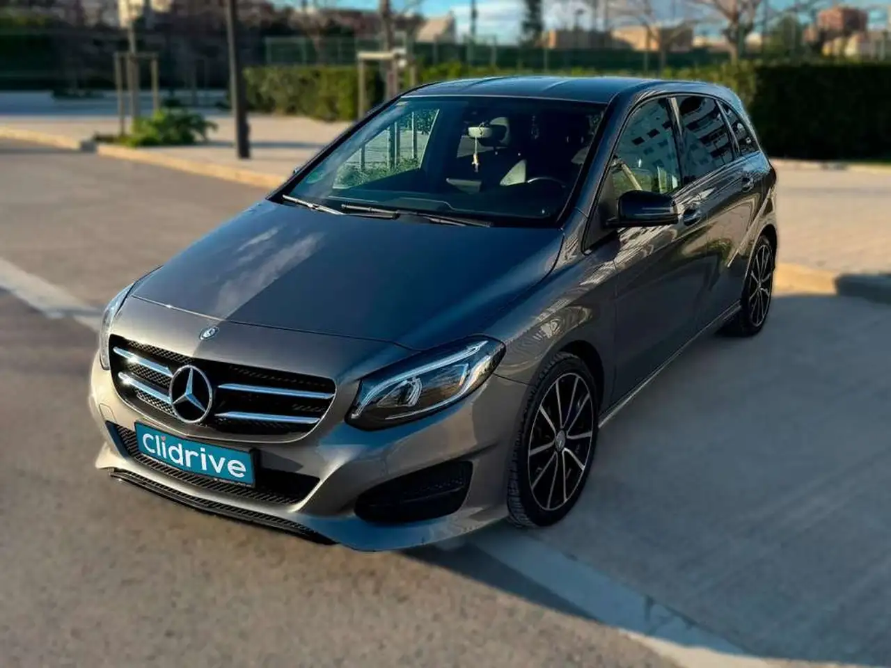 Mercedes-Benz B 180 CDI Sport — photo 1 of 21