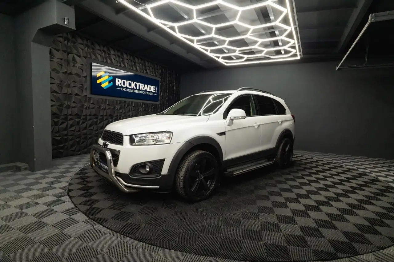 Chevrolet Captiva 2.2 D LT+ 2WD Sport | 7 Sitze | 19 Zoll — photo 1 of 40