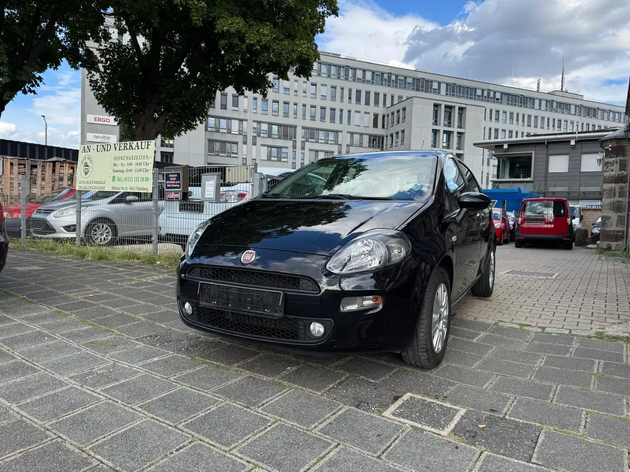 Fiat Punto Lounge — photo 1 of 15