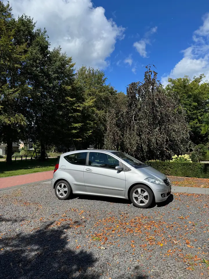 Mercedes-Benz A 200 — photo 1 of 20