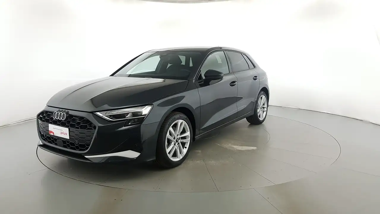 Audi A3 IV 2024 Sportback - A3 Sportback 35 tfsi Business — photo 1 of 15