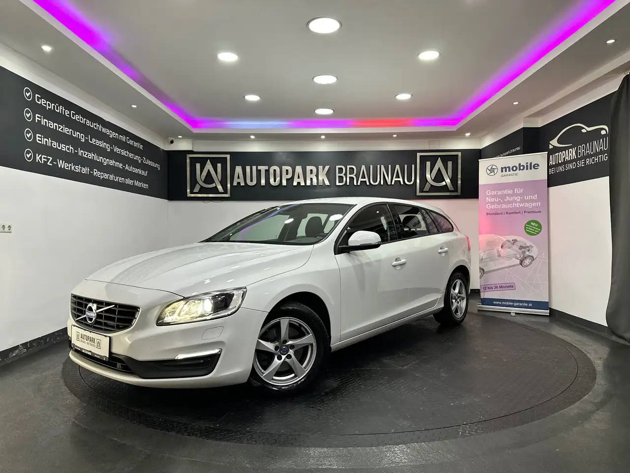 Volvo V60 2.0 Geartronic Linje Business *ZR/WP-NEU*DESIGN* — photo 1 of 24