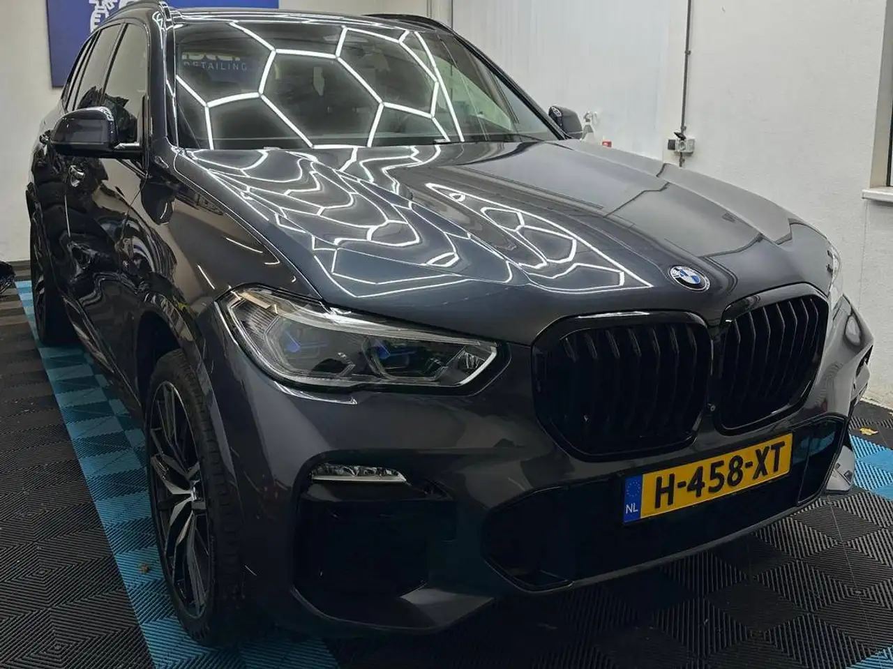 BMW X5 xDrive40i M-Sport | Air Suspension | Near full option — photo 1 of 40