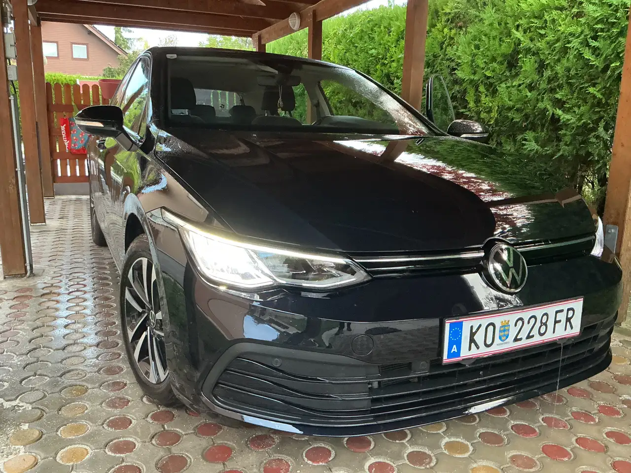 Volkswagen Golf Golf Highline 1,0 TSI Highline — photo 1 of 9