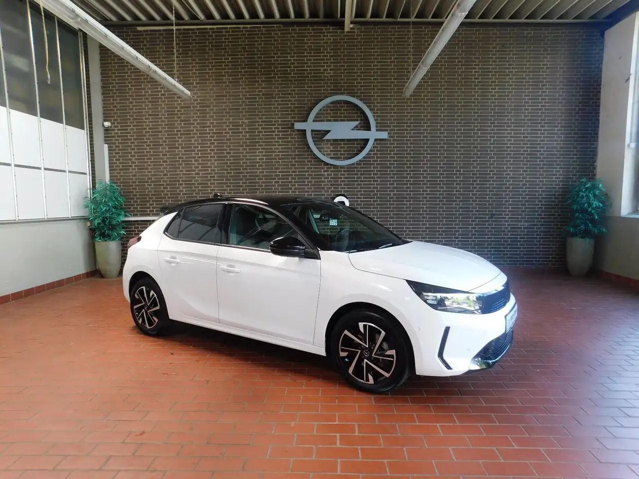 Opel Corsa F GS-Mildhybrid/AT — photo 1 of 15