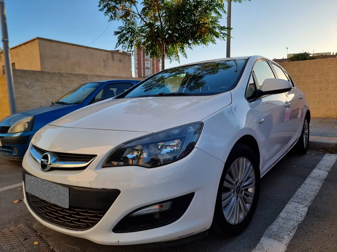 Opel Astra Astra 1.7CDTi S/S Selective Selective — photo 1 of 16
