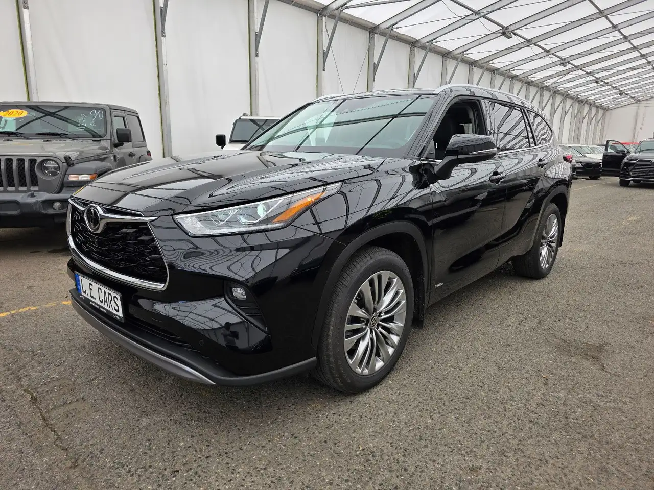 Toyota Highlander Platinum Export Price Out of EUROPE! — photo 1 of 40