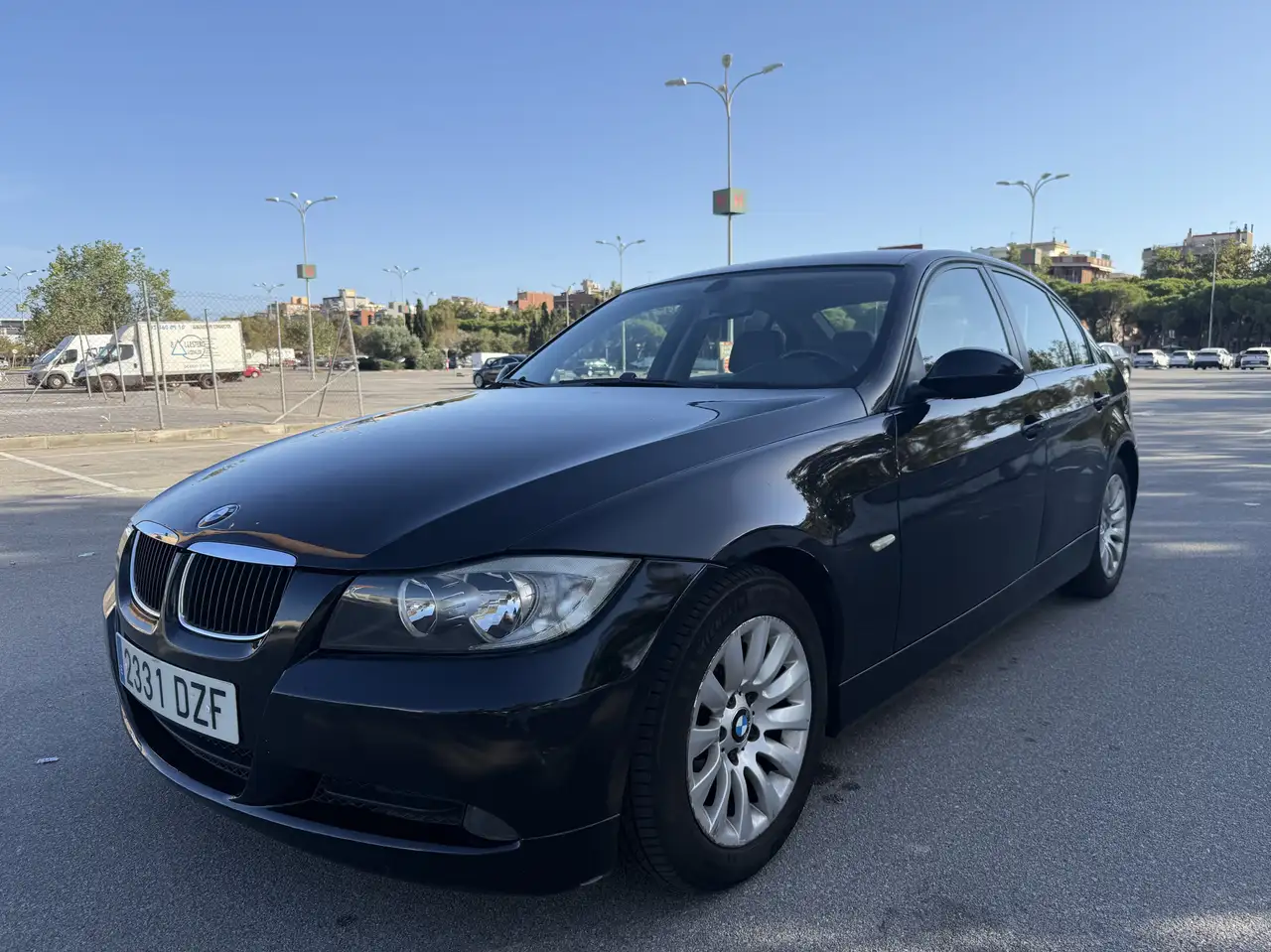BMW 320 320d — photo 1 of 7