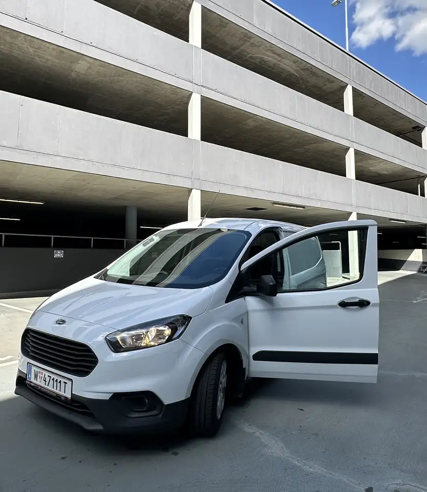 Ford Transit Courier S&S Trend — photo 1 of 15
