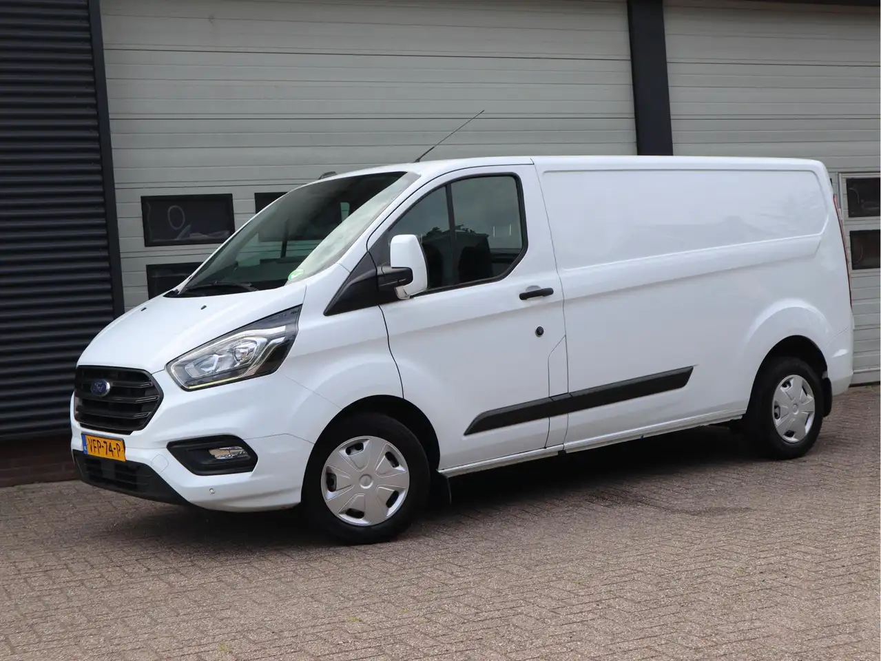 2020 Ford Transit Custom 2.0 TDCI 130pk Euro 6 L2 Lang - Trekhaak - Navi -, photograph 4