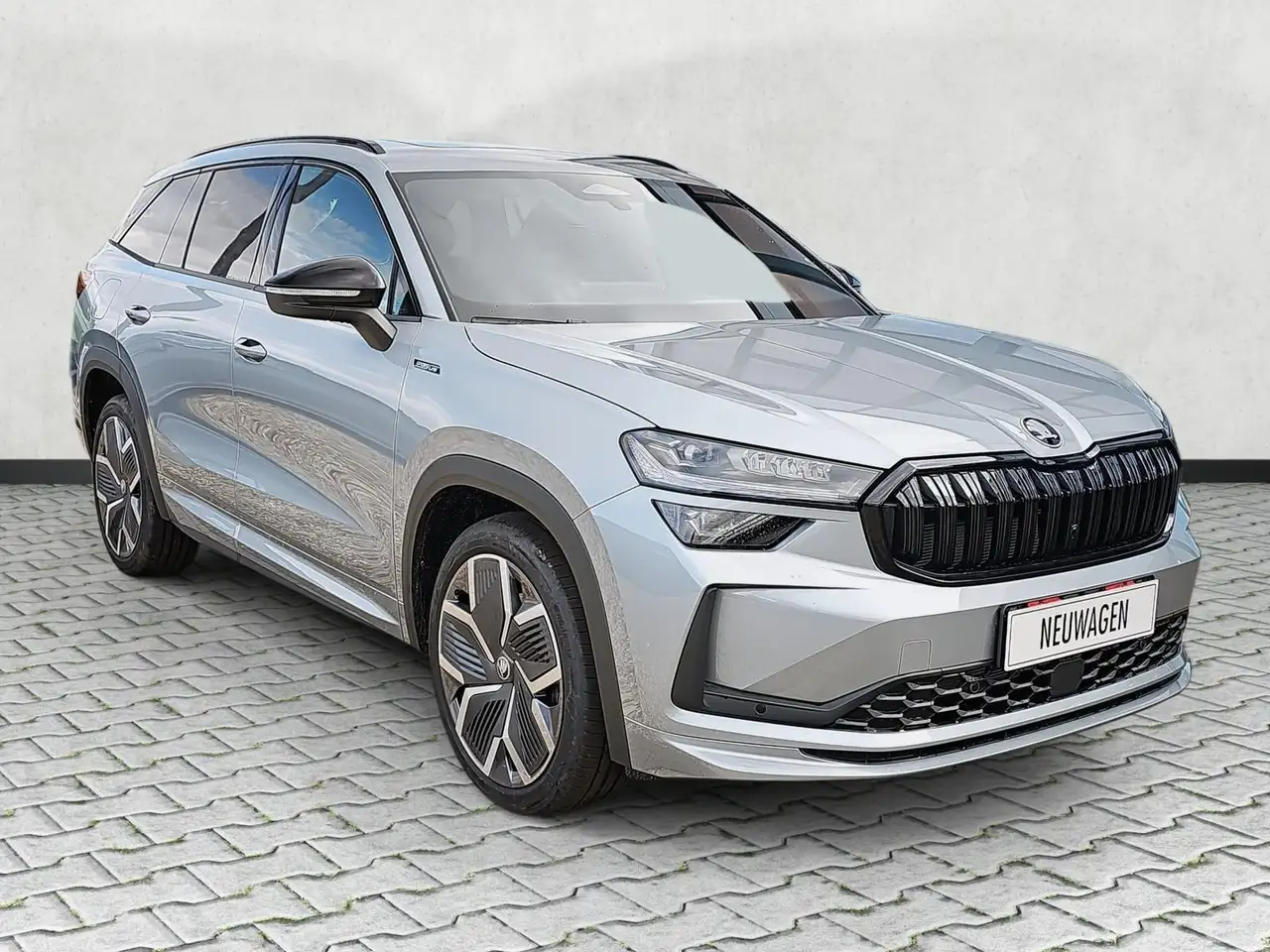 Skoda Kodiaq 1.5 TSI iV 150 kW Sportline DSG 5S Pano / Matri... — photo 1 of 14