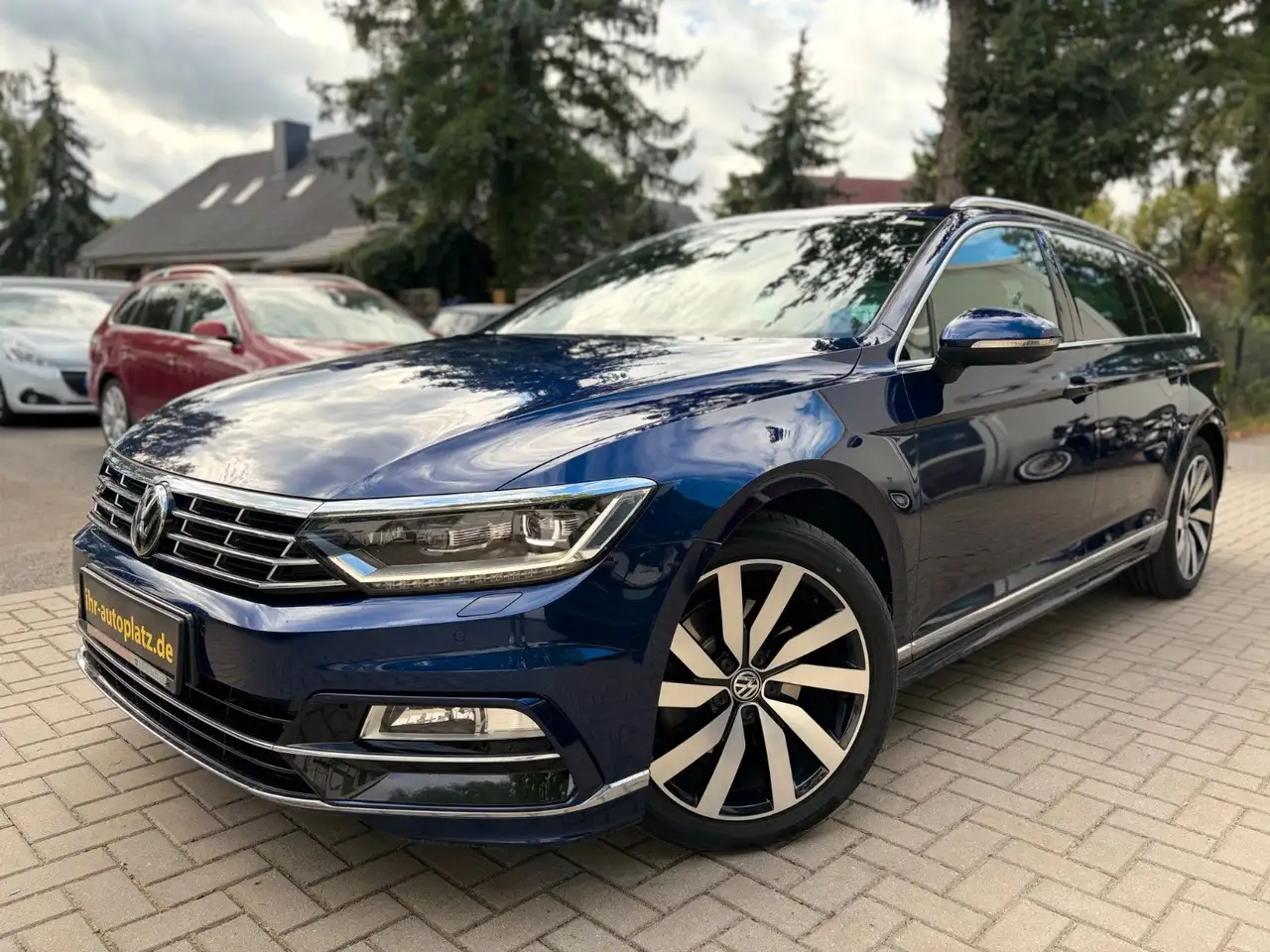 Volkswagen Passat Variant 2.0 TDI Highline | R-Line | Pano| — photo 1 of 32