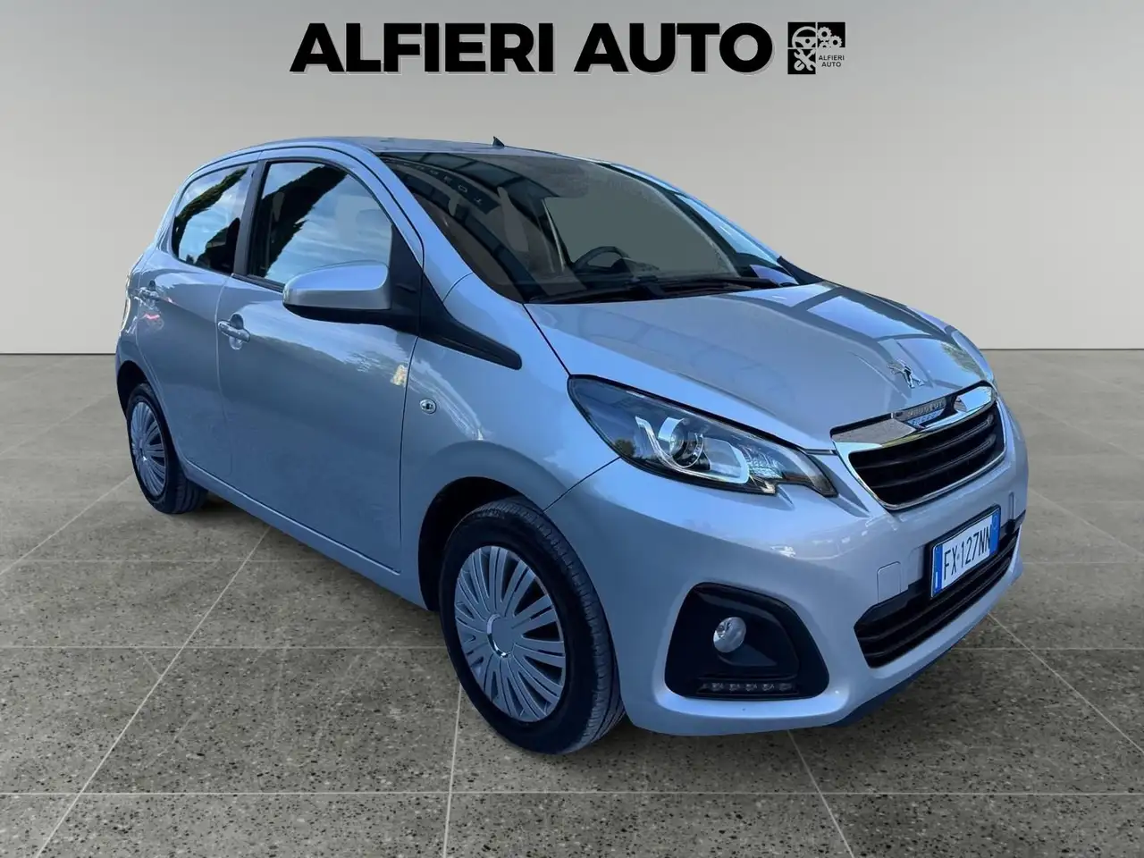 Peugeot 108 5porte Active 1.0 VTi Benzina 72cv — photo 1 of 15
