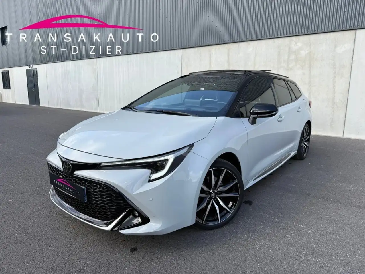 Toyota Corolla Hybrid GR Sport 196 CV - Toit Ouvrant ges Chauffants CarPlay Volant Chauffant Hayon Affichage te Haute — photo 1 of 40