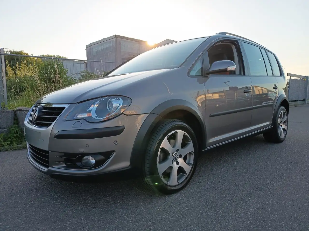 Volkswagen Touran CrossTouran — photo 1 of 24