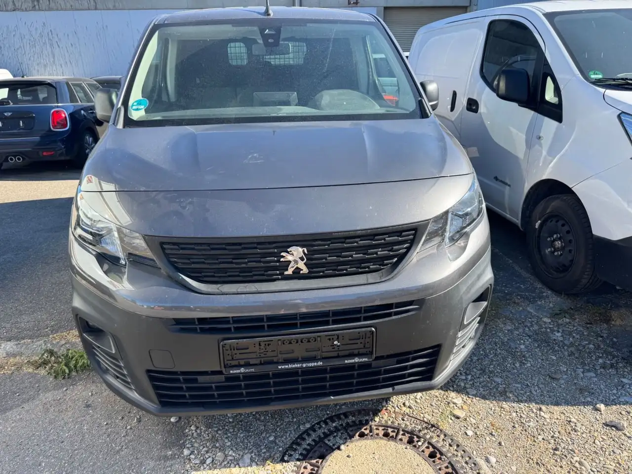 Peugeot Partner Premium L1 Klima SHZ PDC — photo 1 of 10
