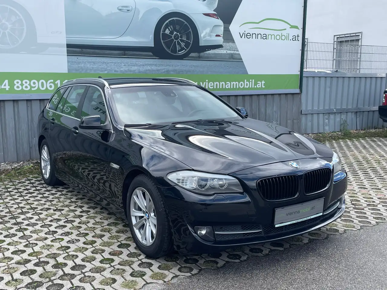 BMW 520 520d Touring Aut. — photo 1 of 14