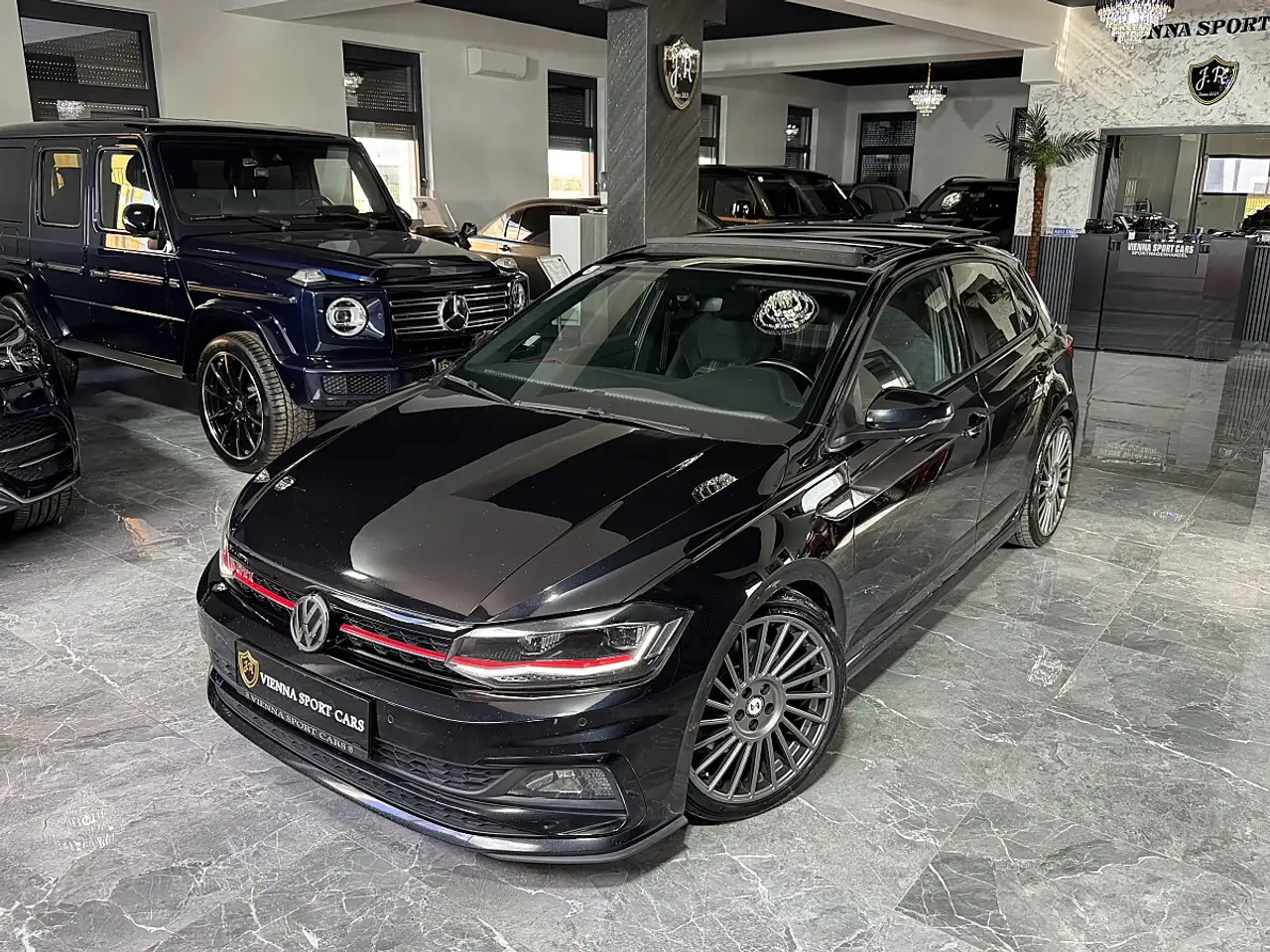 Volkswagen Polo GTI 2,0 TSI DSG*Blickfang*Mega-Ausstattung* — photo 1 of 30