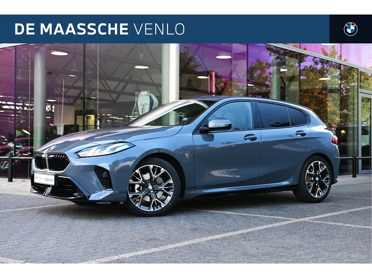 BMW 120 1 Serie M Sport Automaat / Sportstoelen / Achterui — photo 1 of 22