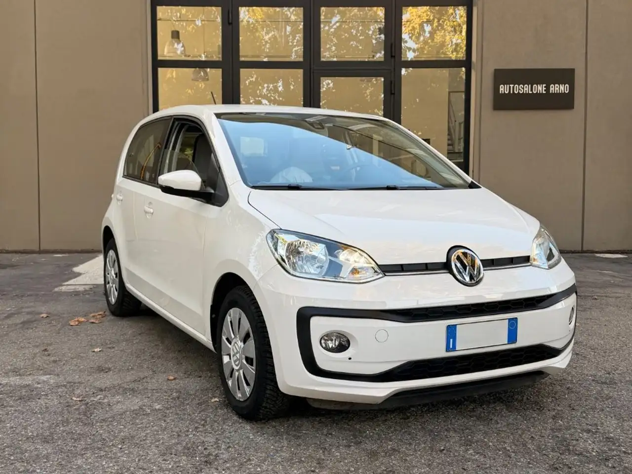 Volkswagen up! 1.0 5p. move up! — photo 1 of 15
