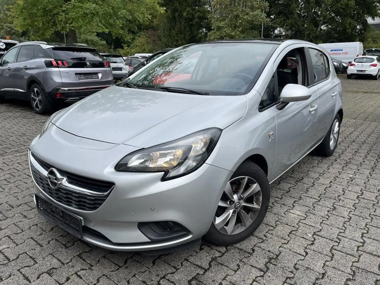 Opel Corsa Active FlexFix Pano Klima — photo 1 of 7