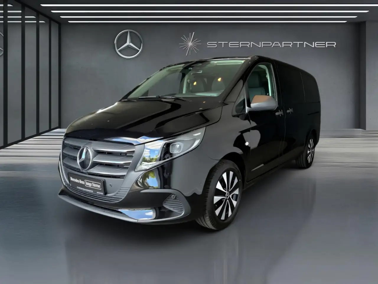 Mercedes-Benz Vito 116 CDI Tourer SELECT Lang 9-Sitzer+Automatik — photo 1 of 16